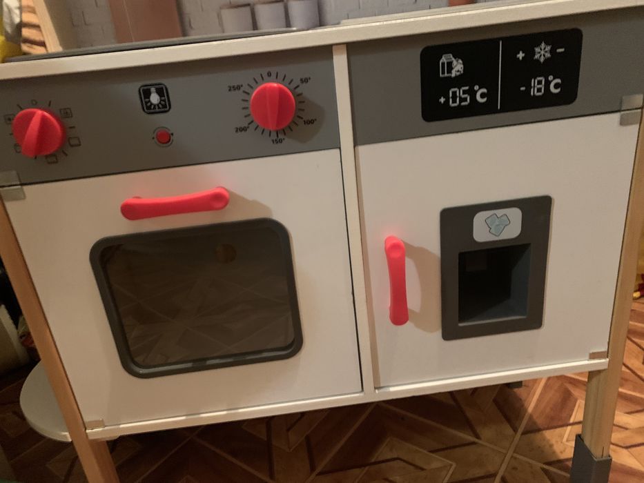 Детска дървена кухня