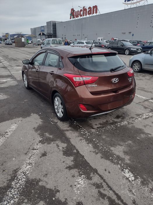 Vând Hyundai i30