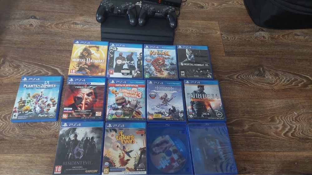 Ps4 pro + 2 геймпада + 13 дисков