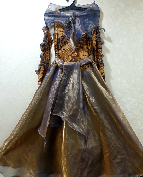 Продам шикарное платье.