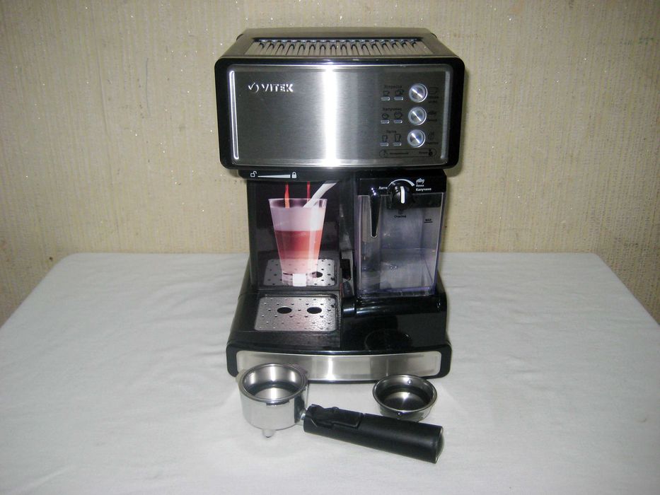 Кофе машинка VITEK идеальном новым состоянии!