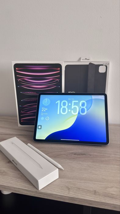 iPad Pro 11-inch (4th Gen, 2022) 256GB Wi-Fi + Apple Pencil 2 + Smart Folio - Pachet complet