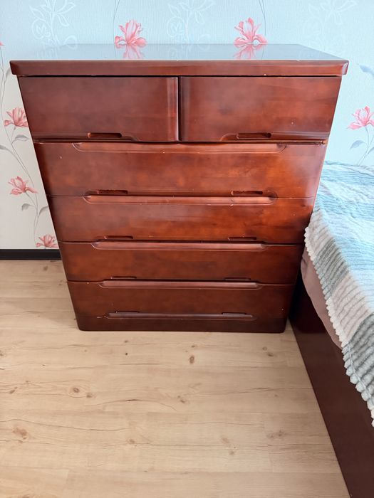 Продам спальный гарнитур