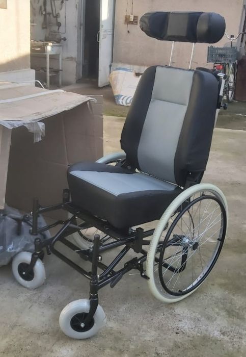 Инвалидная коляска новая.