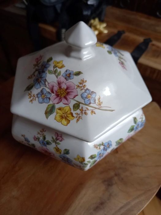 Vând bomboniera ceramica