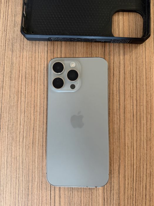 Vand iPhone 15 Pro Max
