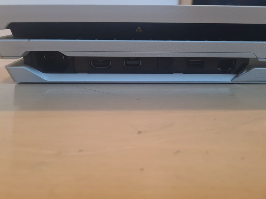 Ps4 Pro 1TB HDD,Gta V + Dying light