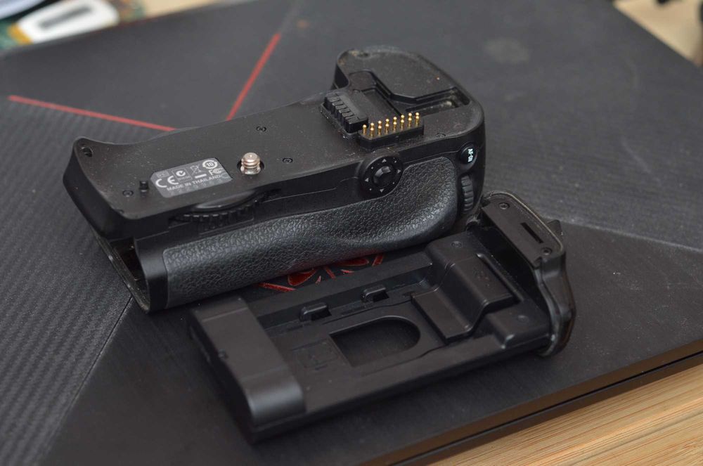 Grip dslr Nikon D90, D300, D700