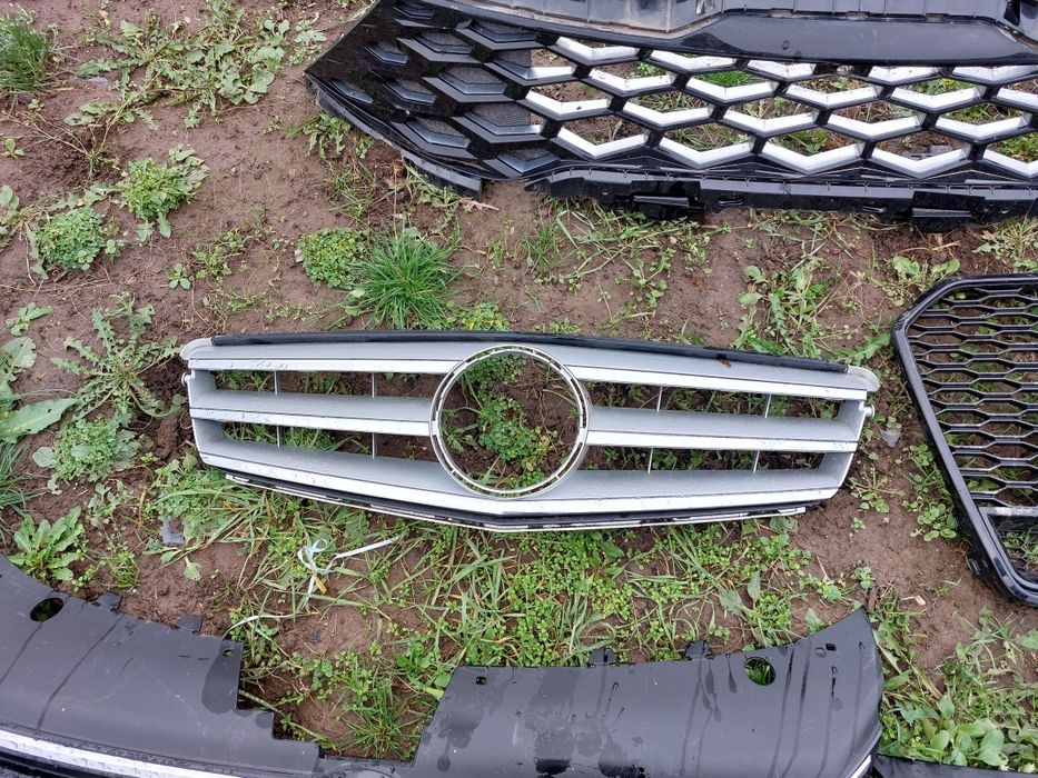 Grila kia sportage audi a6 duster c class w204 vw passat b7 vw polo