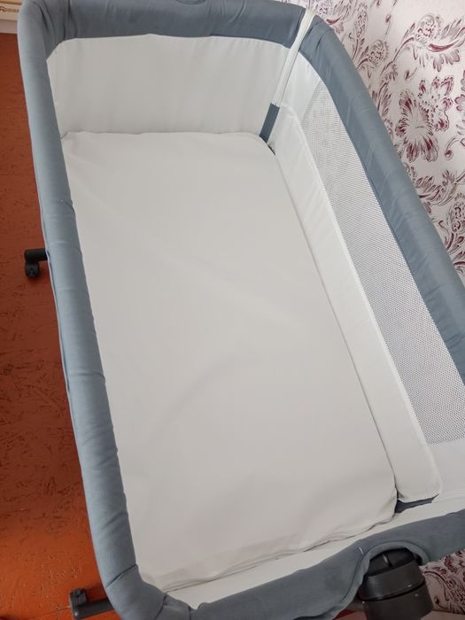 Продаю манеж-кровать