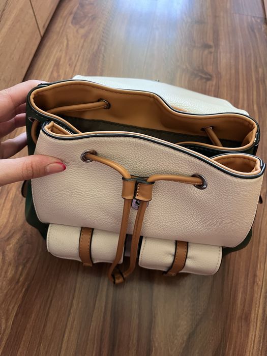 Дамска кожена раница