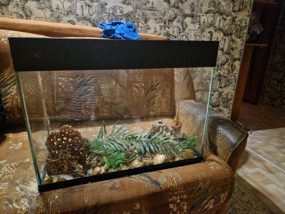 Аквариум продам 80 литров