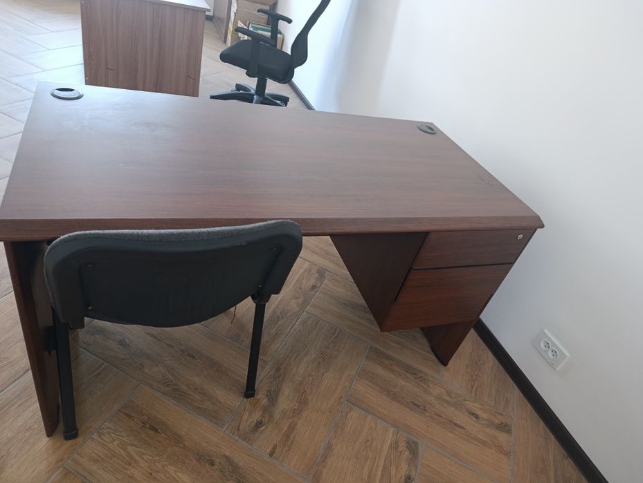 Продам офисную мебель