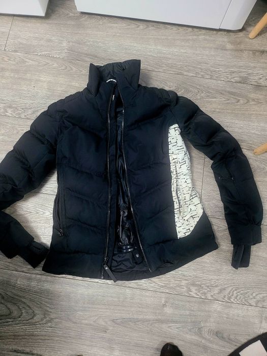 Geacă potrivită pentru schi