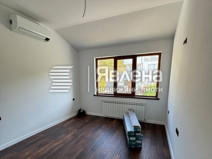 Продава се Къща в с. Оброчище, Област Добрич - 243 кв.м за 1544 €/кв.м - Снимка #9