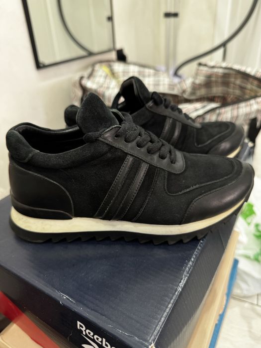 Продам за символическую цену натуральные кожанные крассовки Basconi