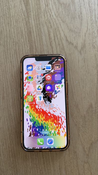 Айфон 13 про золото в хорошем состаяние