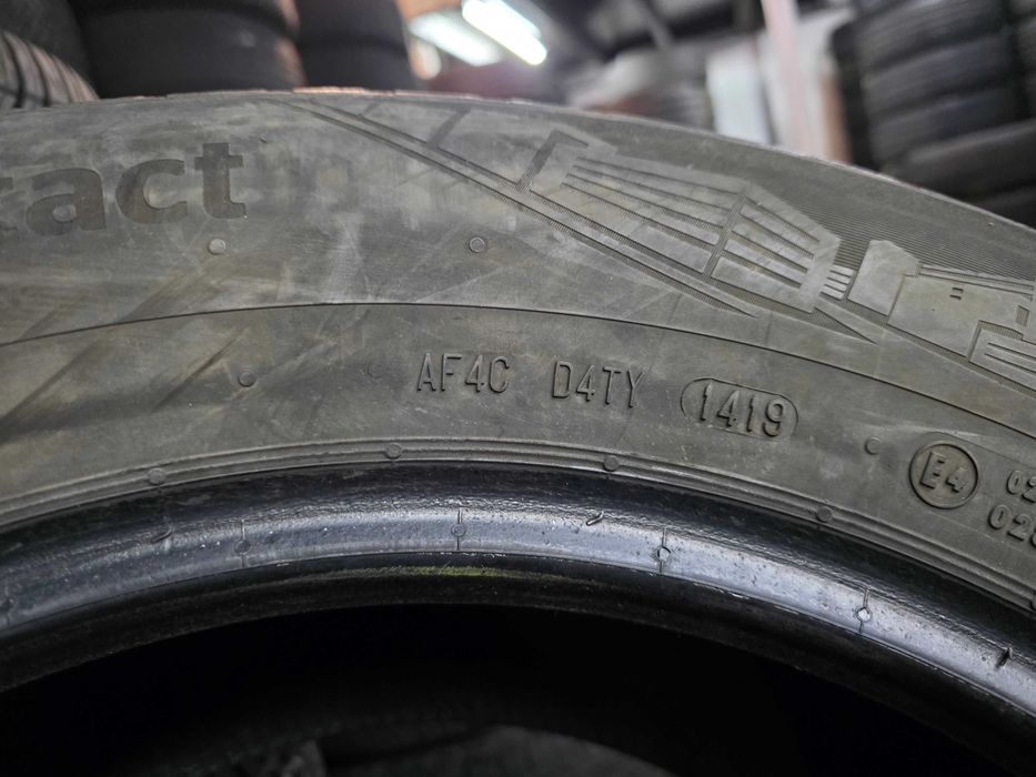 2бр Всесезонни гуми 235 60 16 - Continental