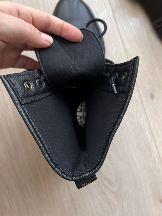 Боти с равна подметка