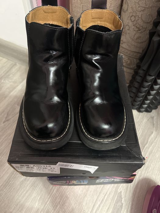 Полусапоги на девочку 31 рр.