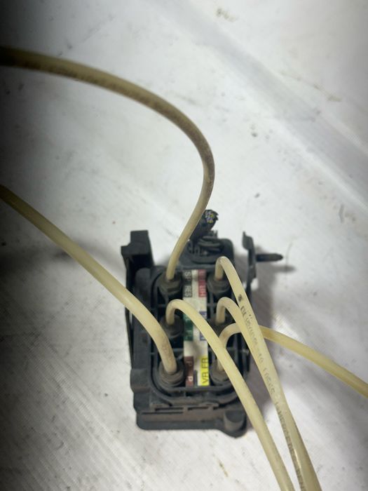 Клапана пневмо подвески Mercedes w221