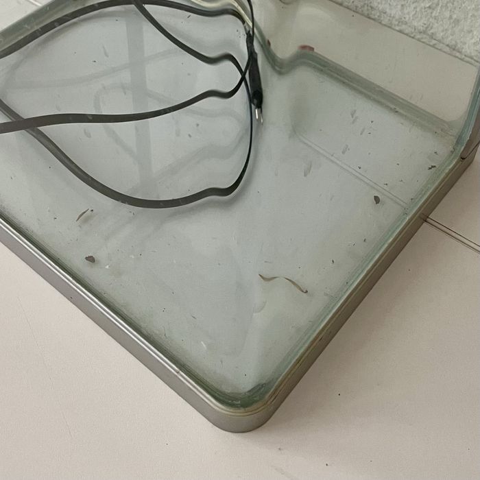 Doua acvarii cu capac, colturi curbate si lumina