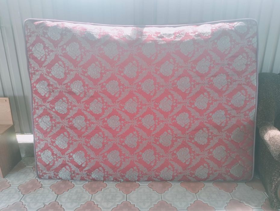 Продам диван с креслами и матрас