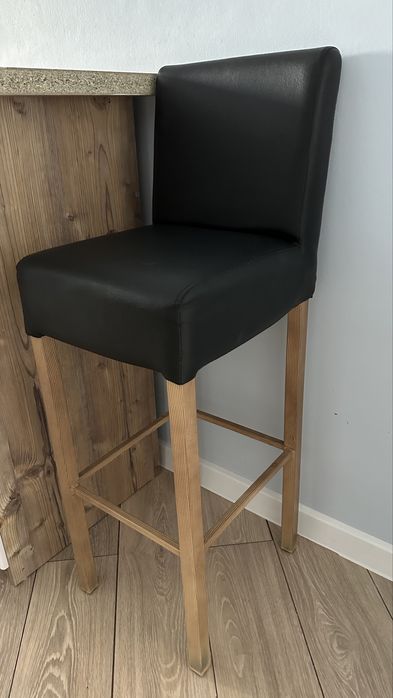 Барный стол с 3 стульями