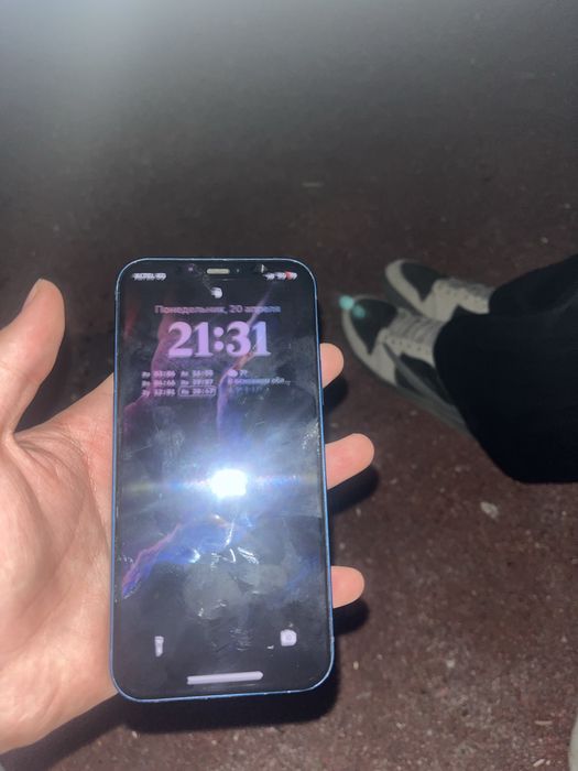 Продам айфон 12 синий