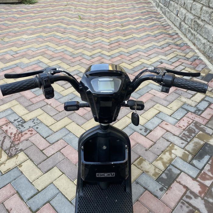 Продам ск8 скутер
