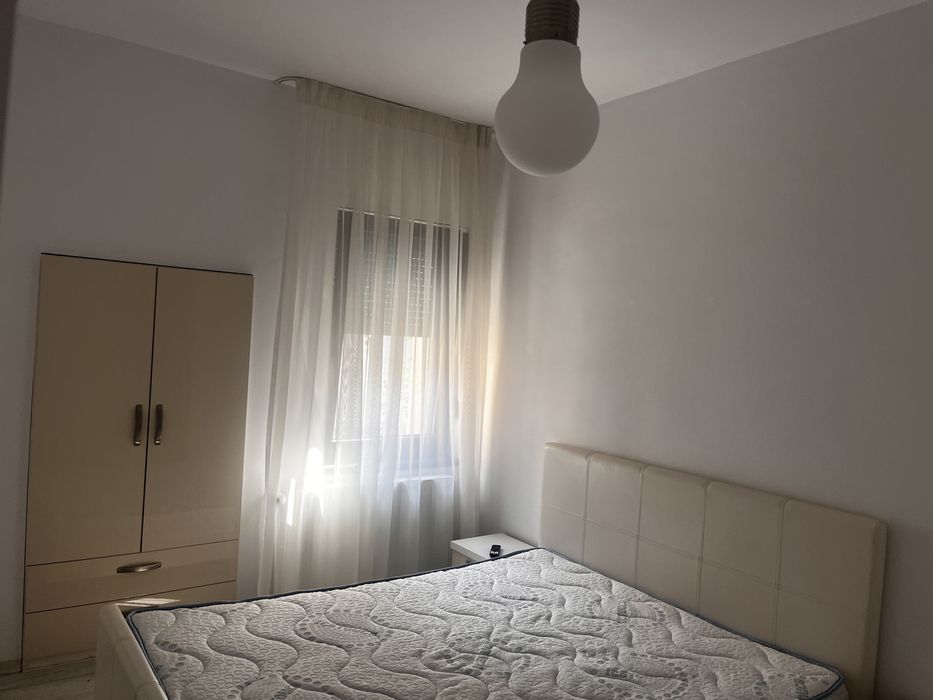 Apartament la casa