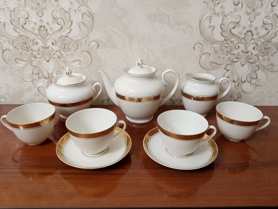 Сервизы винтажные. См. все фото.