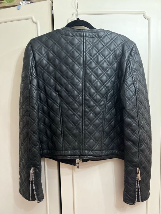 Женская кожаная куртка Mango