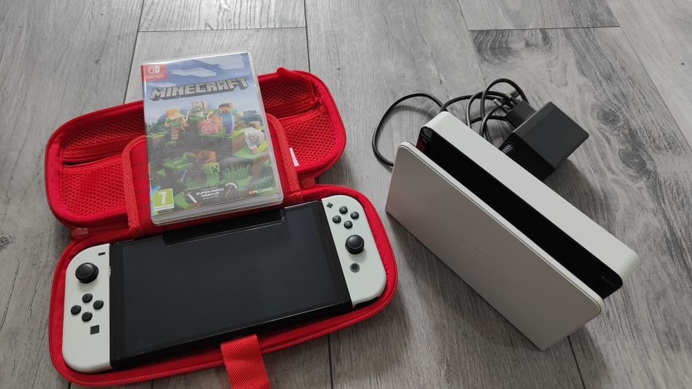 Nintendo Switch Oled + Minecraft+ Husa