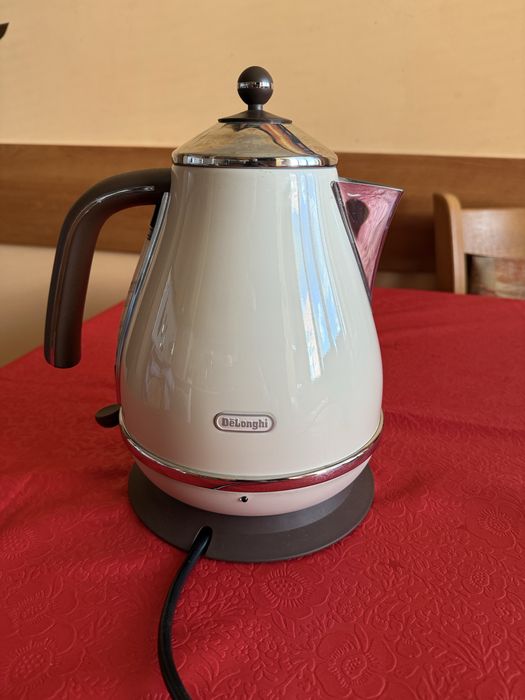 Ел. кана за вода De Longhi