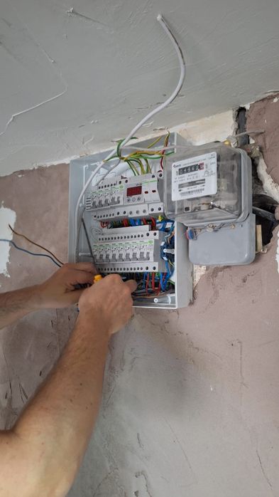 Electrician: Instalații electrice de la zero