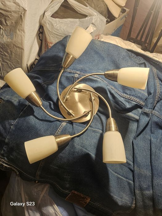 Продам люстры,разные.