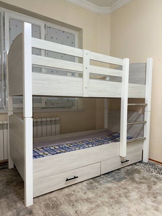 Двухэтажный кровать