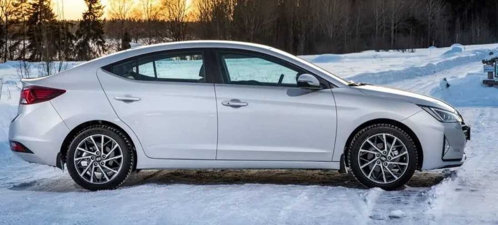 Hyundai Elantra AT 2.0