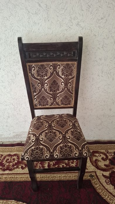Стул сотилади Продаётся стул