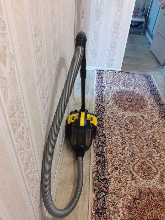 Пылесос   Самсунг  в  отличном   состоянии   тянет  отлично