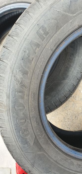 Гуми 2бр 215/65/15 с - 1бр - 110
