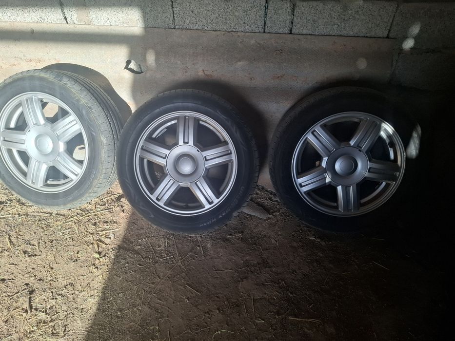 iPhone 11 and hbvvbhgvgdsdfghjjgfdd