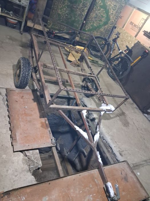 Продам прицеп на авто