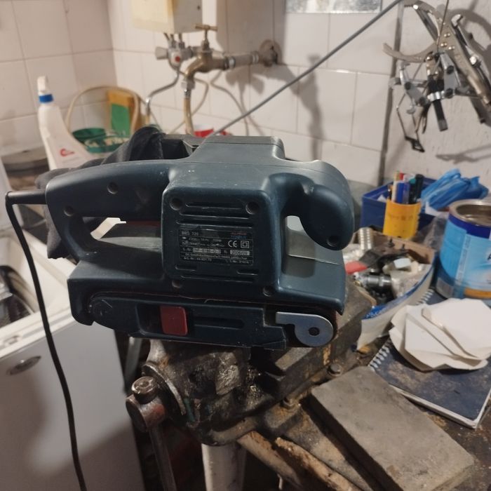 Лентов шлайф работи без проблеми.