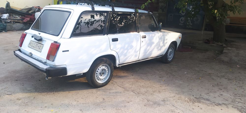 Vaz 2104. Sotiladi 2000 yil