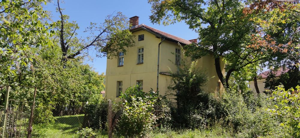 Продавам къща в село Миланово област София-град.