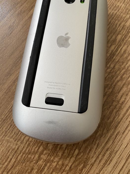 Maus Apple defect se conecteaza dar nu misca sageata .