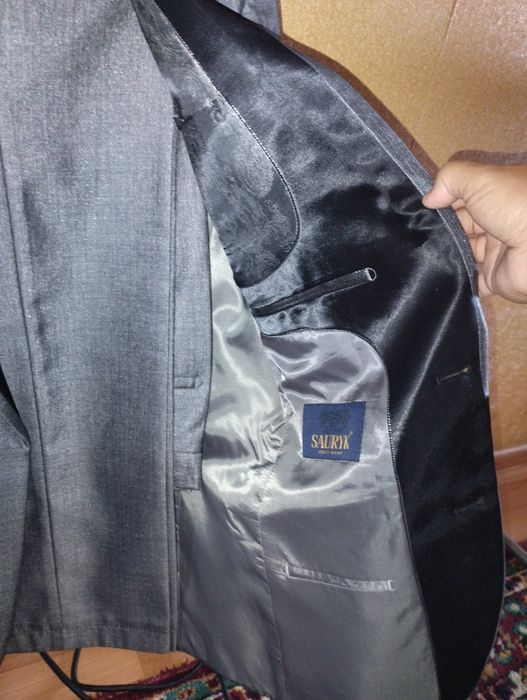 Продам костюм мужской