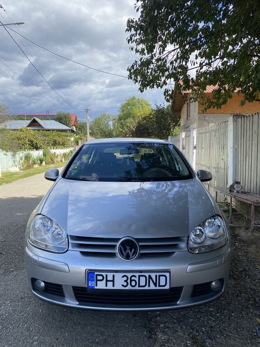 Vând Golf 5 pentru piese